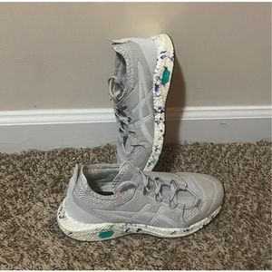 ASICS Women’s Grey HyperGEL-SAI (1022A013) Running Shoes Size 6.5
